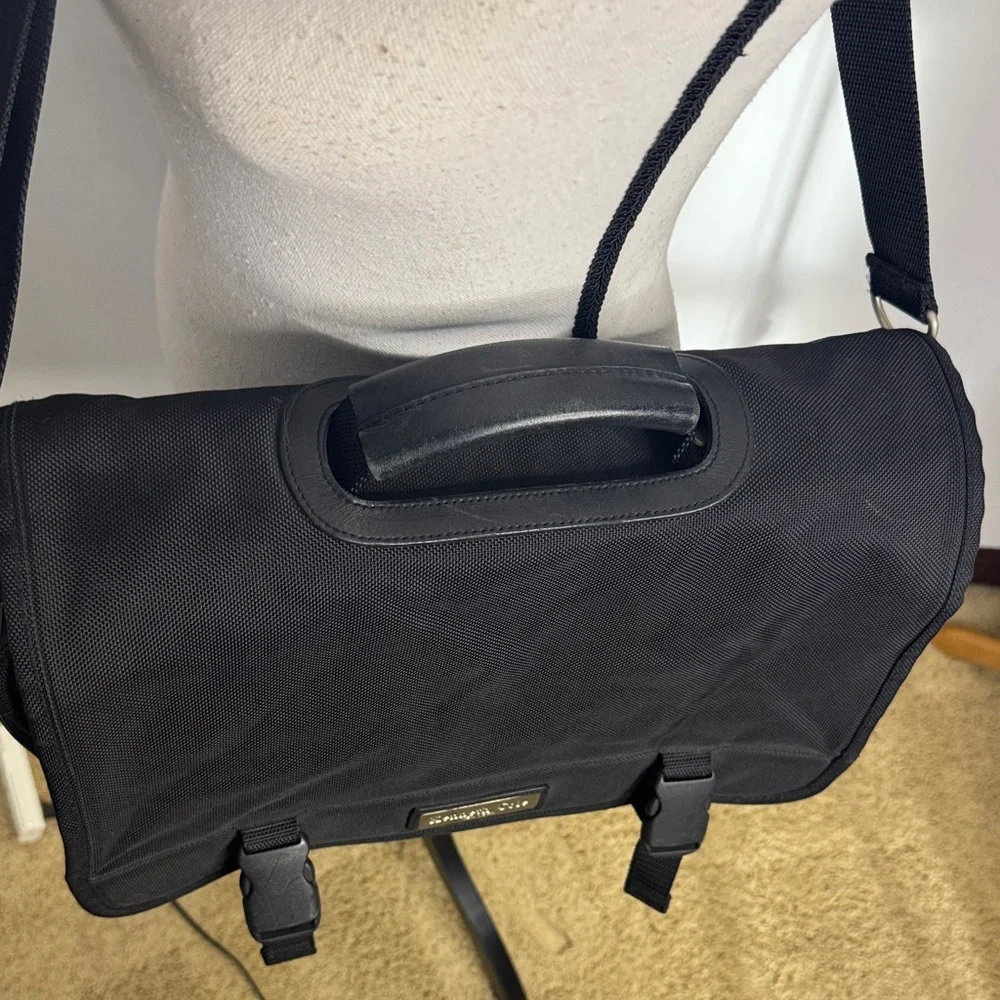 Kenneth Cole Black Men's Messenger Bag with Leather Handle TOT9209